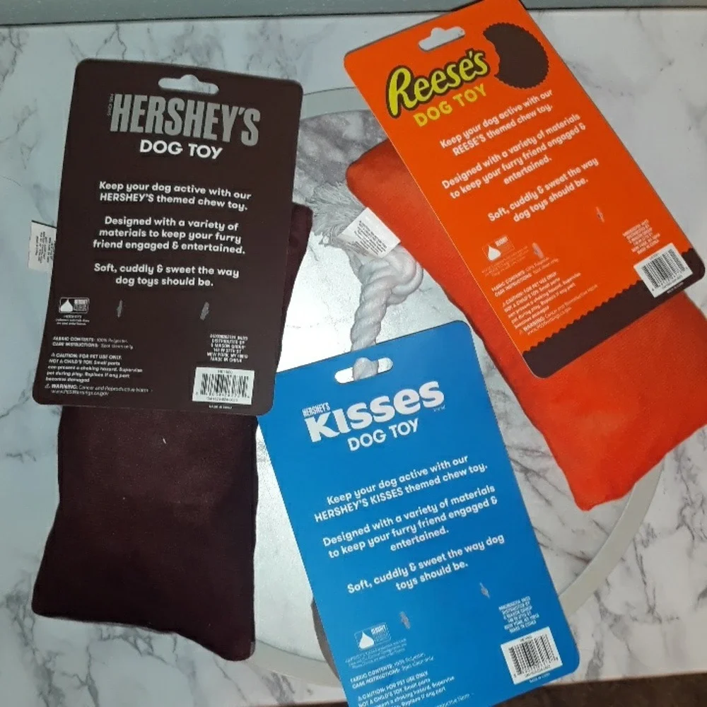 Hershey's Squeaky Dog Toys Bundle 3pc Reese's Kisses‎ Milk Chocolate Plush Rope